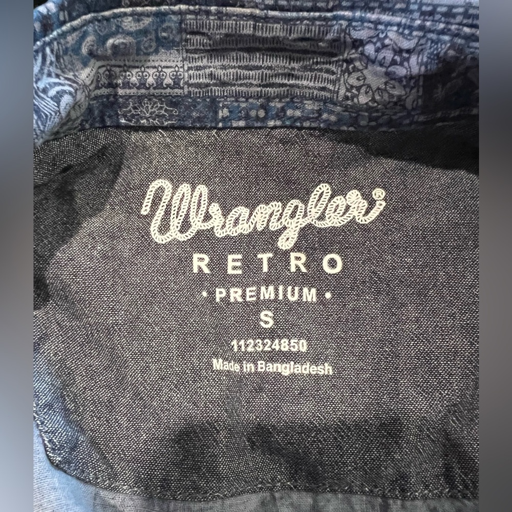 Wrangler Blue Patchwork Snap Button-Up Shirt, Siz… - image 5